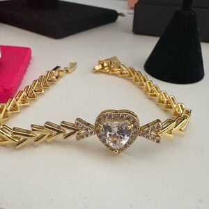 Gold Heart Arrow Bracelet